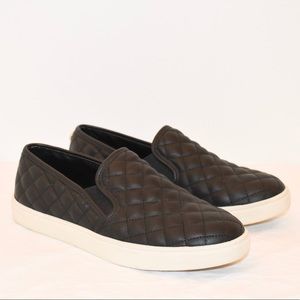 Steve Madden ecentrcq black slip-ons size 8